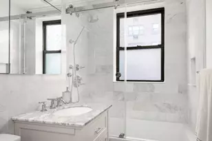 60 E 9th St, New York City, NY 10003 - Photo 6