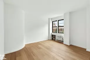 39 Gramercy Park N, New York City, NY 10010 - Photo 18