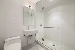 310 E 53rd St, New York City, NY 10022 - Photo 10