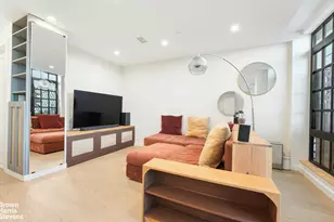 37-28 30th St, New York City, NY 11101 - Photo 2