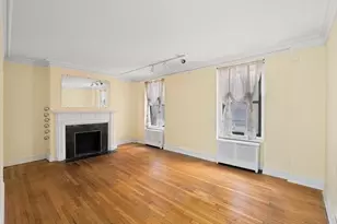 135 W 58th St, New York, NY 10019 - Photo 2