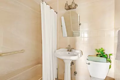 275 Webster Avenue #4L, New York City, NY 11230 - Photo 6
