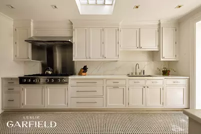 116 E 70th Street, New York, NY 10021 - Photo 12