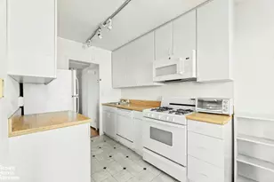 549 W 123rd St, New York, NY 10027 - Photo 6
