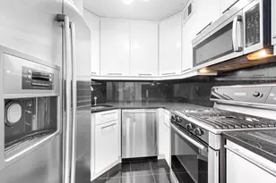 30 W 61st St, New York, NY 10023 - Photo 2