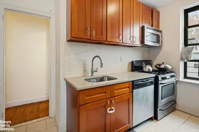 98-120 Queens Boulevard #3G, Rego Park, NY 11374 - Photo 4