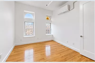 364 Macon Street, New York City, NY 11233 - Photo 6