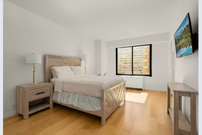 200 E 61st Street #8A, New York City, NY 10065 - Photo 2