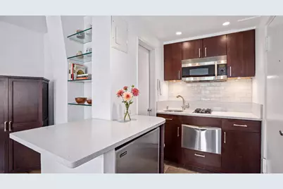 72 Perry Street #4B, New York City, NY 10014 - Photo 4
