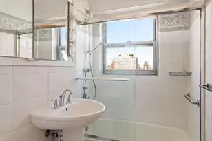 360 E 72nd St, New York City, NY 10021 - Photo 12
