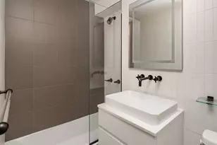 31 Jane St, New York, NY 10014 - Photo 8
