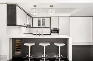 21 E 61st St, New York City, NY 10065 - Photo 4