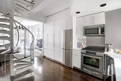 126 W 73rd Street #5D, New York City, NY 10023 - Photo 4