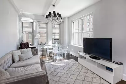 126 W 73rd Street #5D, New York City, NY 10023 - Photo 1
