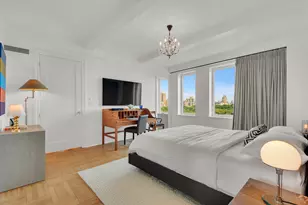 128 Central Park S, New York City, NY 10019 - Photo 8