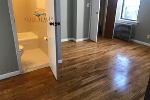 23-35 31st St, New York City, NY 11105 - Photo 6
