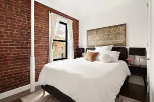 21-06 35th St, New York City, NY 11105 - Photo 4
