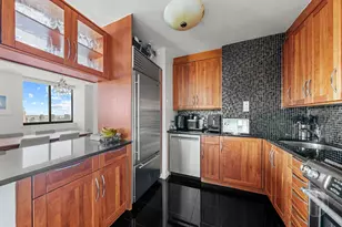 250 E 40th St, New York, NY 10016 - Photo 6
