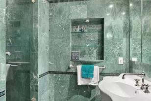 301 E 48th St, New York City, NY 10017 - Photo 6