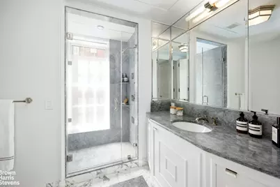 18 Gramercy Park S #14, New York City, NY 10003 - Photo 18