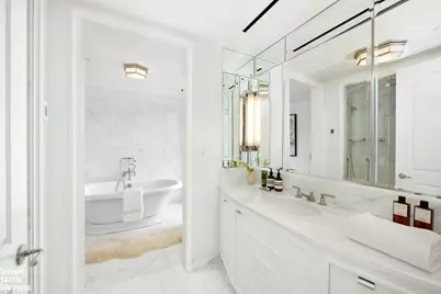 18 Gramercy Park S #14, New York City, NY 10003 - Photo 16