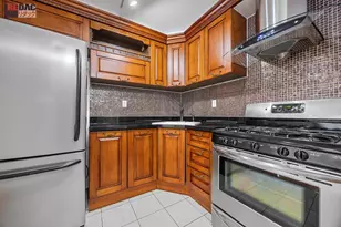 27-16 41st Ave, Long Island City, NY 11101 - Photo 6