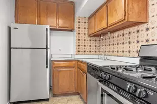 305 E 24th St, New York, NY 10010 - Photo 8