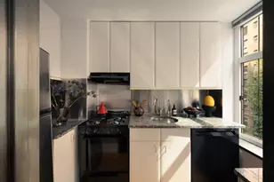 405 W 23rd St, New York, NY 10011 - Photo 6
