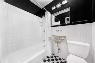 221 W 14th St, New York, NY 10011 - Photo 4