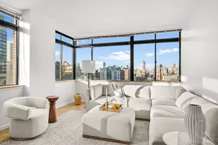 45 W 67th St, New York City, NY 10023 - Photo 2