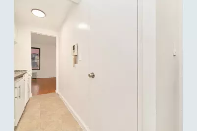 353 W 44th Street #2CC, New York City, NY 10036 - Photo 8
