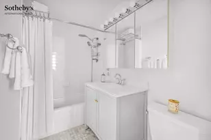310 E 46th St, New York City, NY 10017 - Photo 8