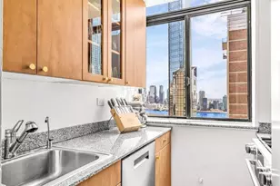 310 E 46th St, New York City, NY 10017 - Photo 4