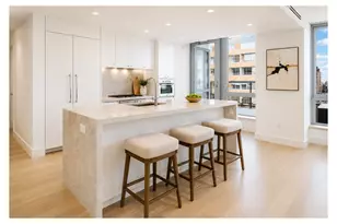 212 W 72nd St, New York, NY 10023 - Photo 2