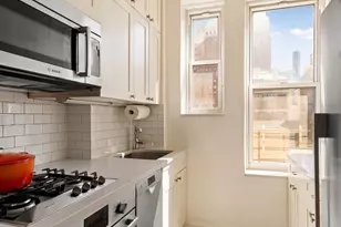 161 Henry St, New York City, NY 11201 - Photo 2