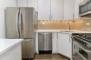 300 E 40th St, New York City, NY 10016 - Photo 2