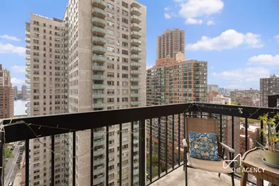 250 E 40th Street #22E, New York, NY 10016 - Photo 4