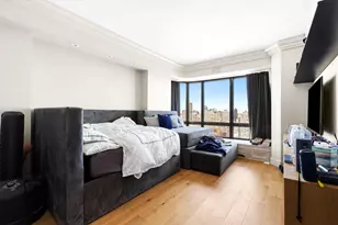 530 E 76th St, New York, NY 10021 - Photo 12