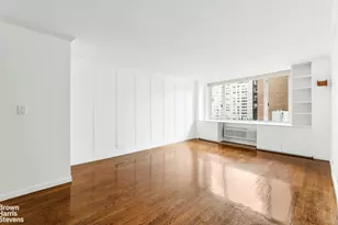 130 W 67th St, New York City, NY 10023 - Photo 2