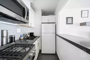310 E 70th St, New York, NY 10021 - Photo 4