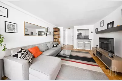 310 E 70th Street #5G, New York, NY 10021 - Photo 2