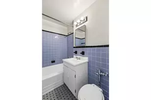 225 E 46th St, New York City, NY 10017 - Photo 4