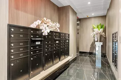 305 E 61st Street #602, New York, NY 10065 - Photo 28