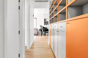 305 E 61st St, New York, NY 10065 - Photo 8