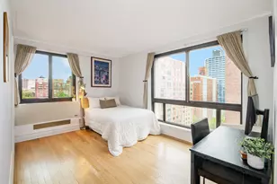 203 W 90th St, New York, NY 10024 - Photo 4