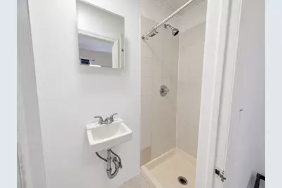 145 Franklin Street #Room 18, New York City, NY 11222 - Photo 4
