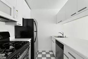 500 W 43rd St, New York, NY 10036 - Photo 4