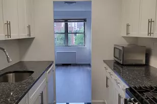 211 E 53rd St, New York City, NY 10022 - Photo 6
