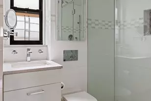 319 E 50th St, New York City, NY 10022 - Photo 6
