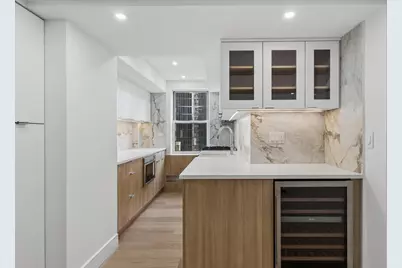 225 E 46th Street #10DE, New York, NY 10017 - Photo 2
